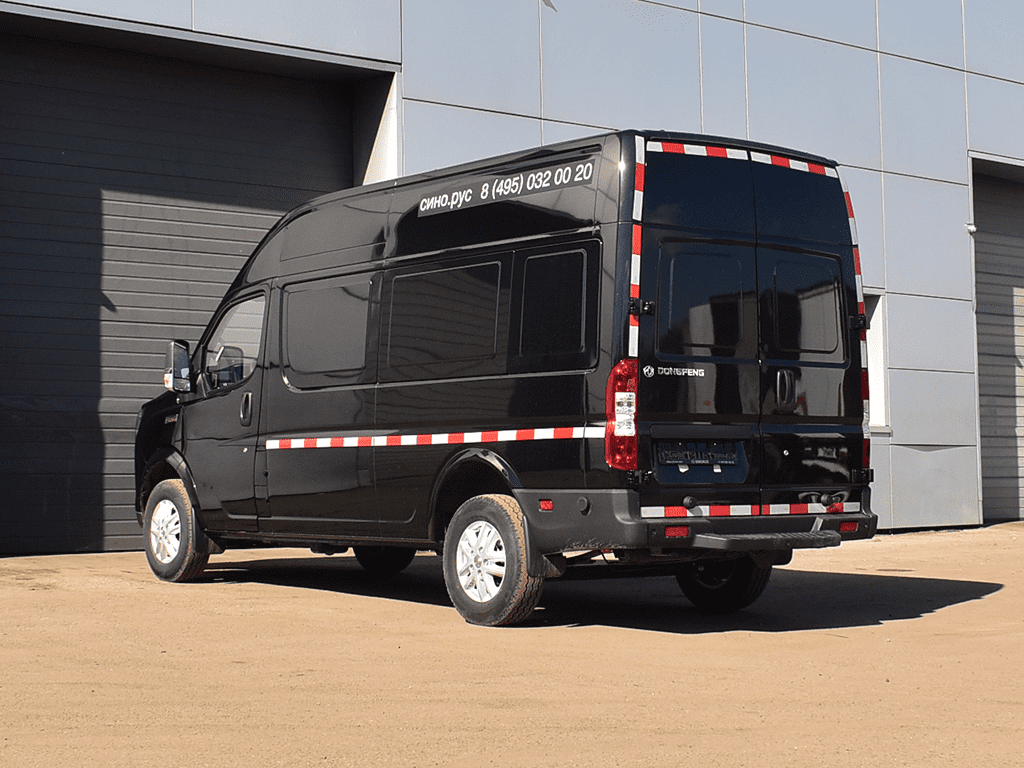 Цельнометаллический фургон черный DongFeng